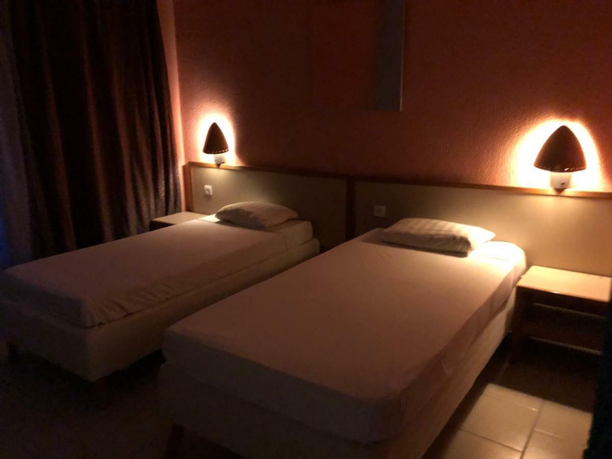 Hotel De L'Ocean Saint-Paul-lès-Dax Zewnętrze zdjęcie